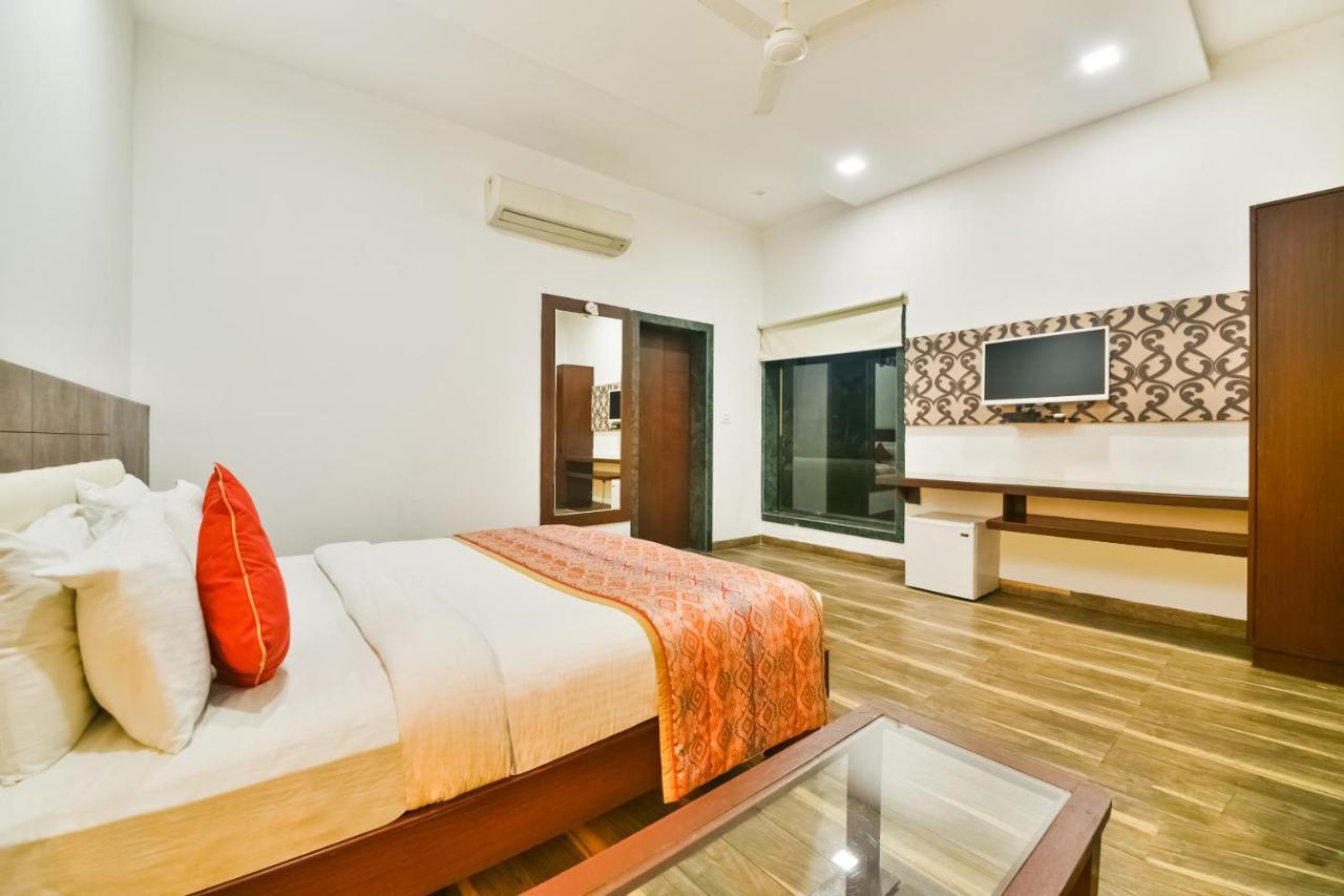 Palette - The Elegance Resort Chittorgarh Exteriör bild