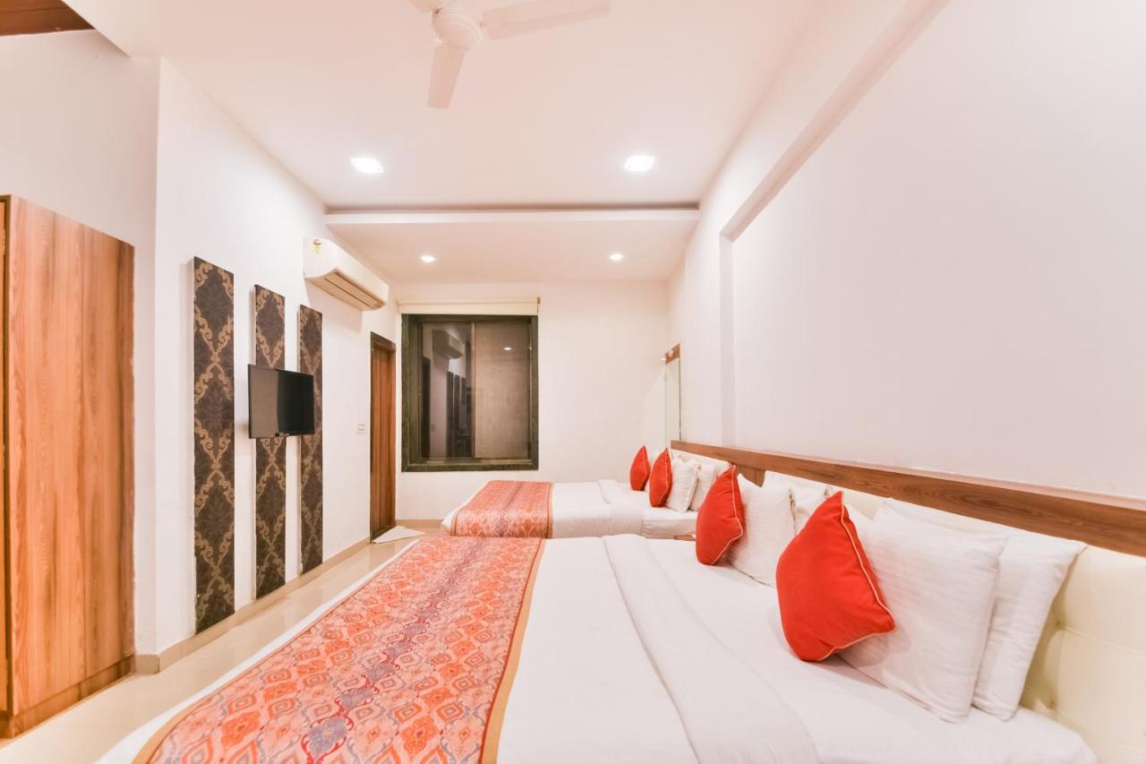 Palette - The Elegance Resort Chittorgarh Exteriör bild
