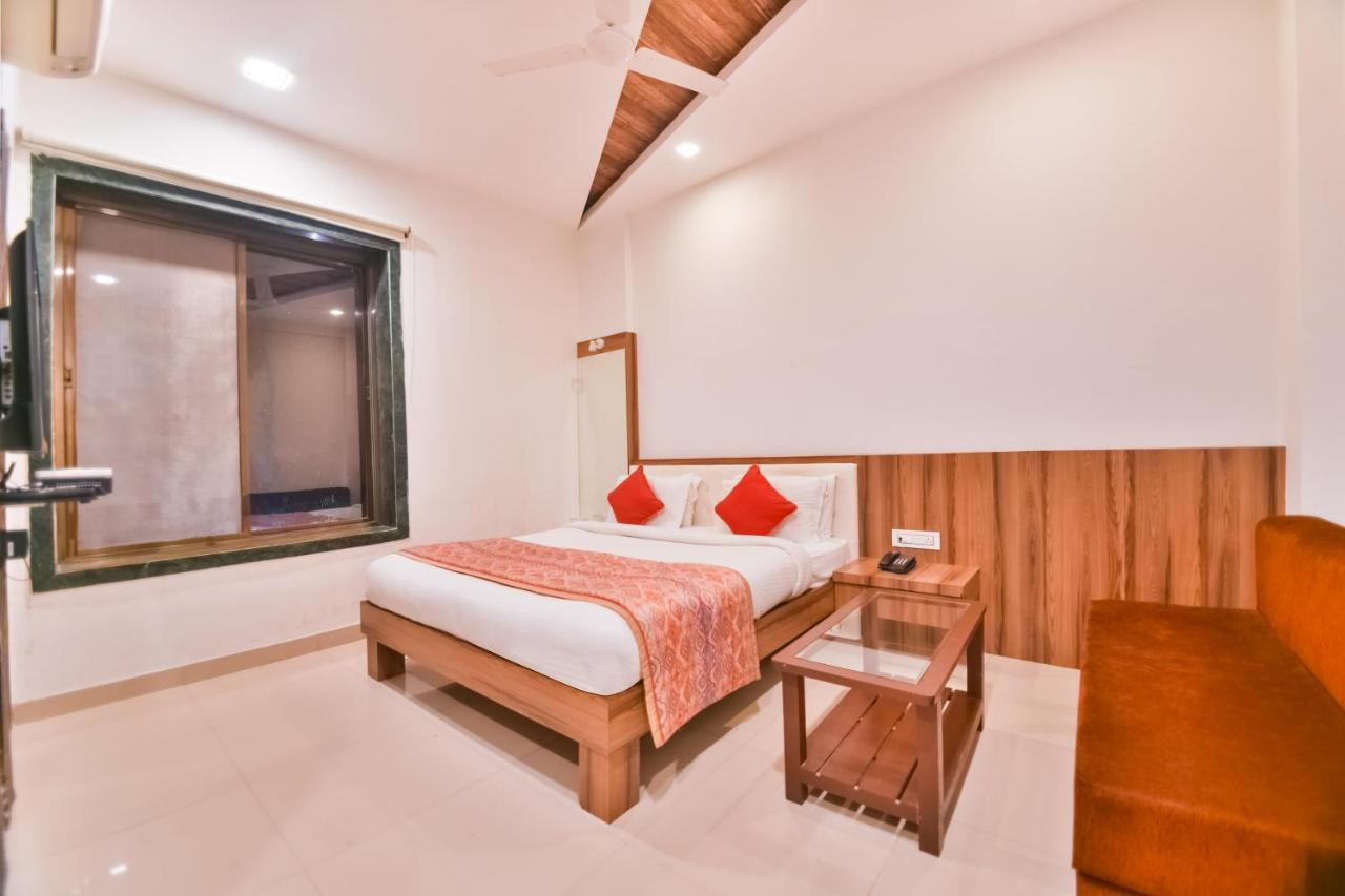Palette - The Elegance Resort Chittorgarh Exteriör bild
