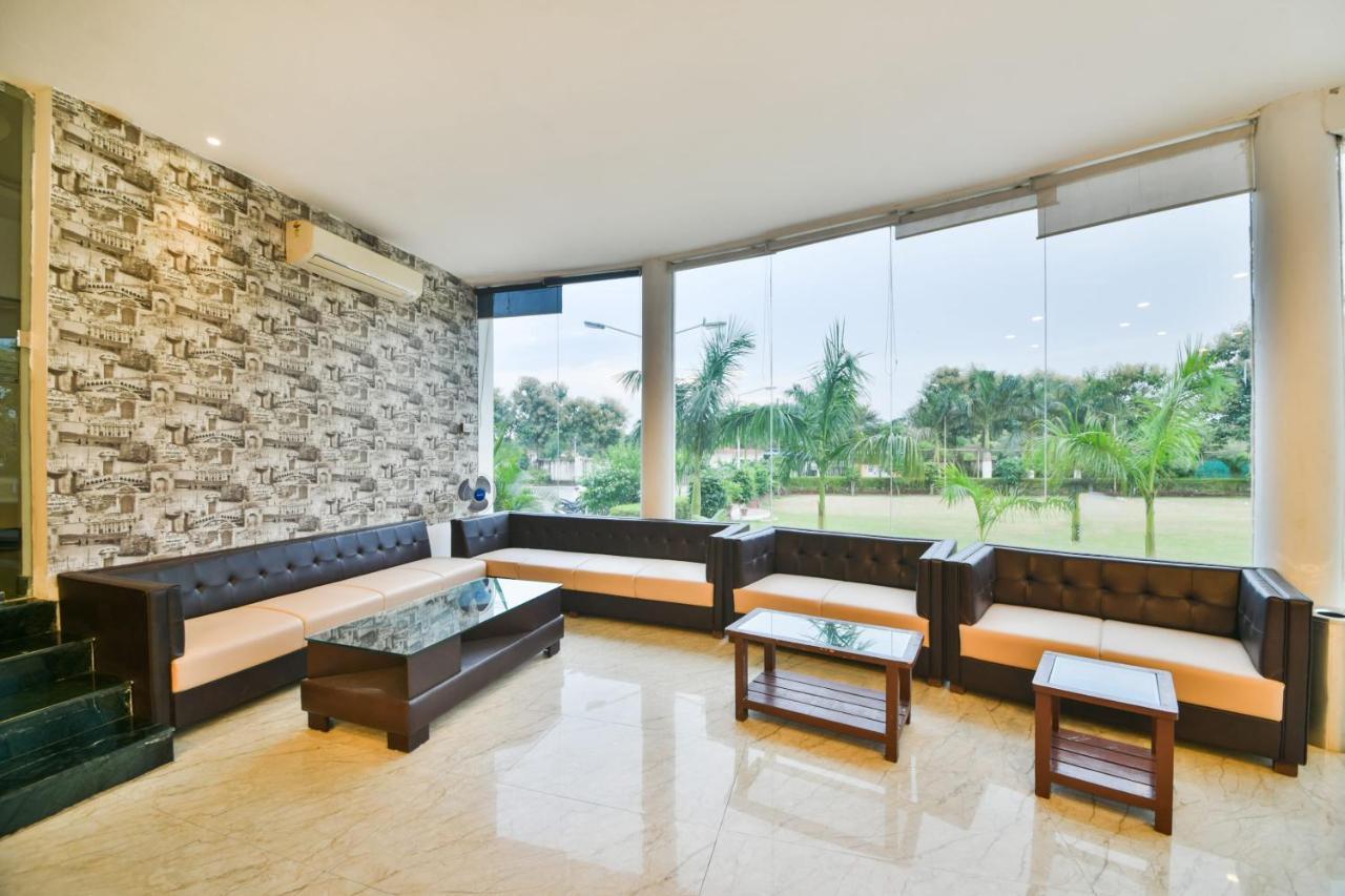 Palette - The Elegance Resort Chittorgarh Exteriör bild