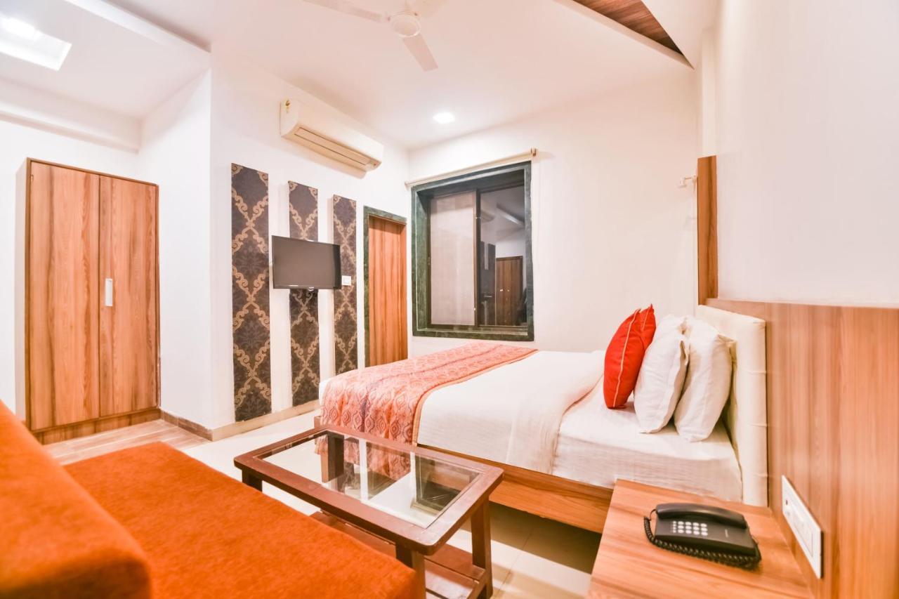 Palette - The Elegance Resort Chittorgarh Exteriör bild