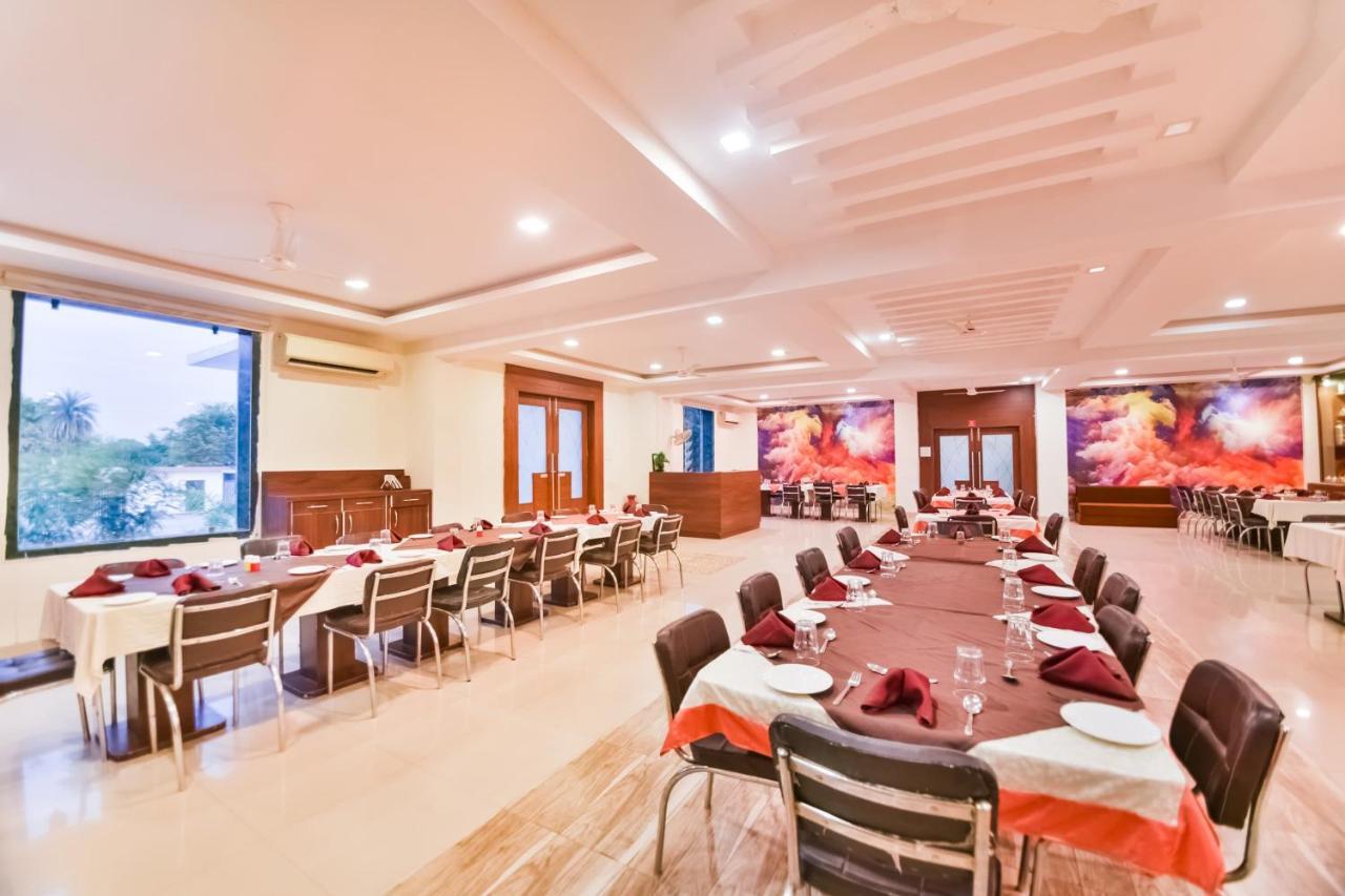 Palette - The Elegance Resort Chittorgarh Exteriör bild