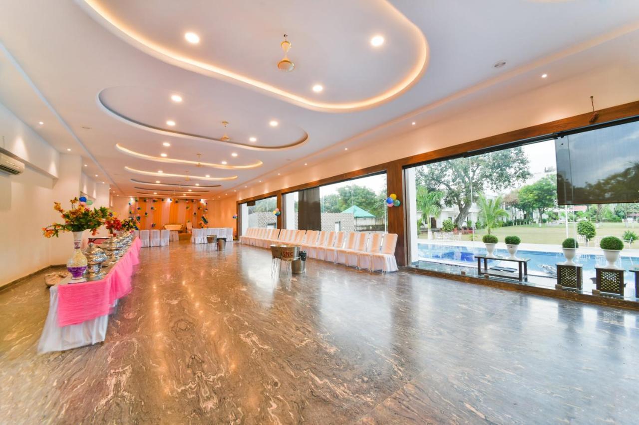 Palette - The Elegance Resort Chittorgarh Exteriör bild