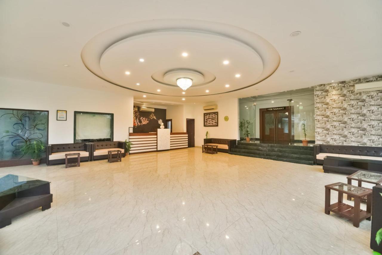 Palette - The Elegance Resort Chittorgarh Exteriör bild