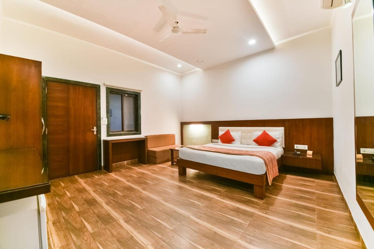 Palette - The Elegance Resort Chittorgarh Exteriör bild